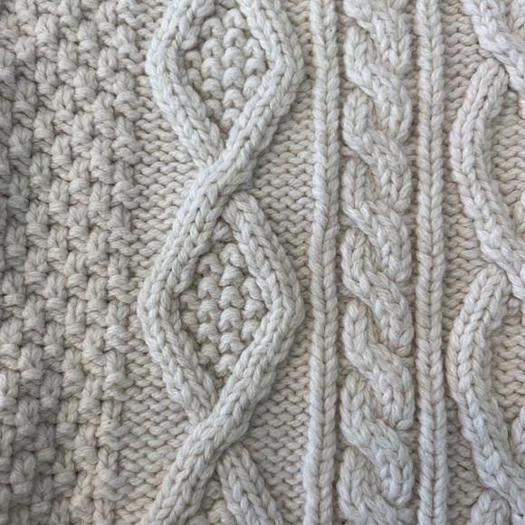 Baby Gap Cable-knit Sweater with Buttons in Ivory Size 5 - Picture 4 of 5